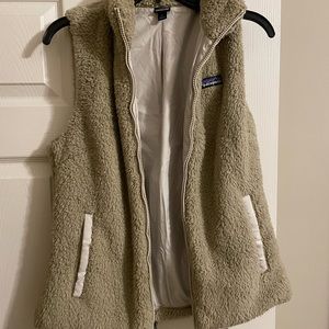 Tan fuzzy Patagonia vest!